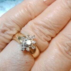 Vintage 14K Solid gold diamond ring sz 6.5 - 7